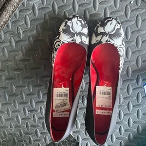 Nine West Ambitious Black White Floral Satin Pumps